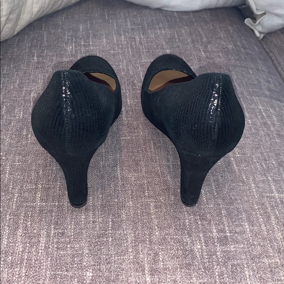 Wedge heel in black lizard print - Picture 4 of 8